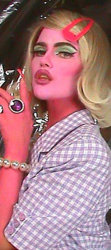 millie sykes digital content creator mixed media artist housewife alien photoshoot alien drag makeup inspiration uturn vintage sony handycam vhs photoshoot 