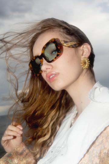 millie sykes fashion styling poppy lissiman sunglasses sydney beach photoshoot mia rankin photography yarra bay  
